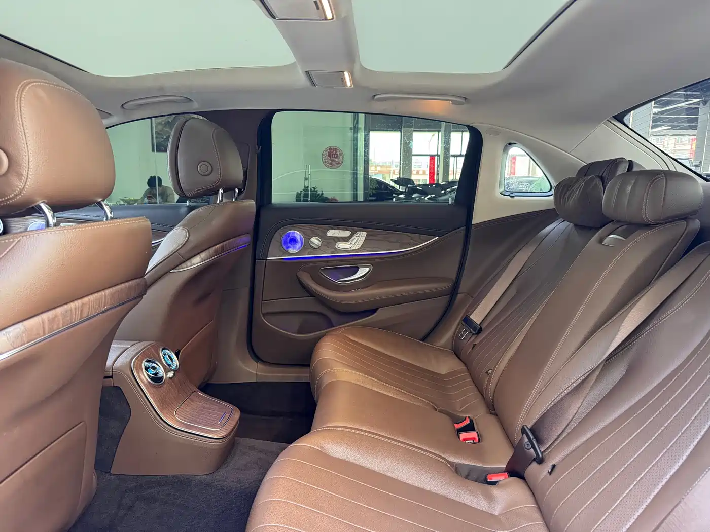 Mercedes-Benz E-Class 2021 E 300 L Luxury фото 6
