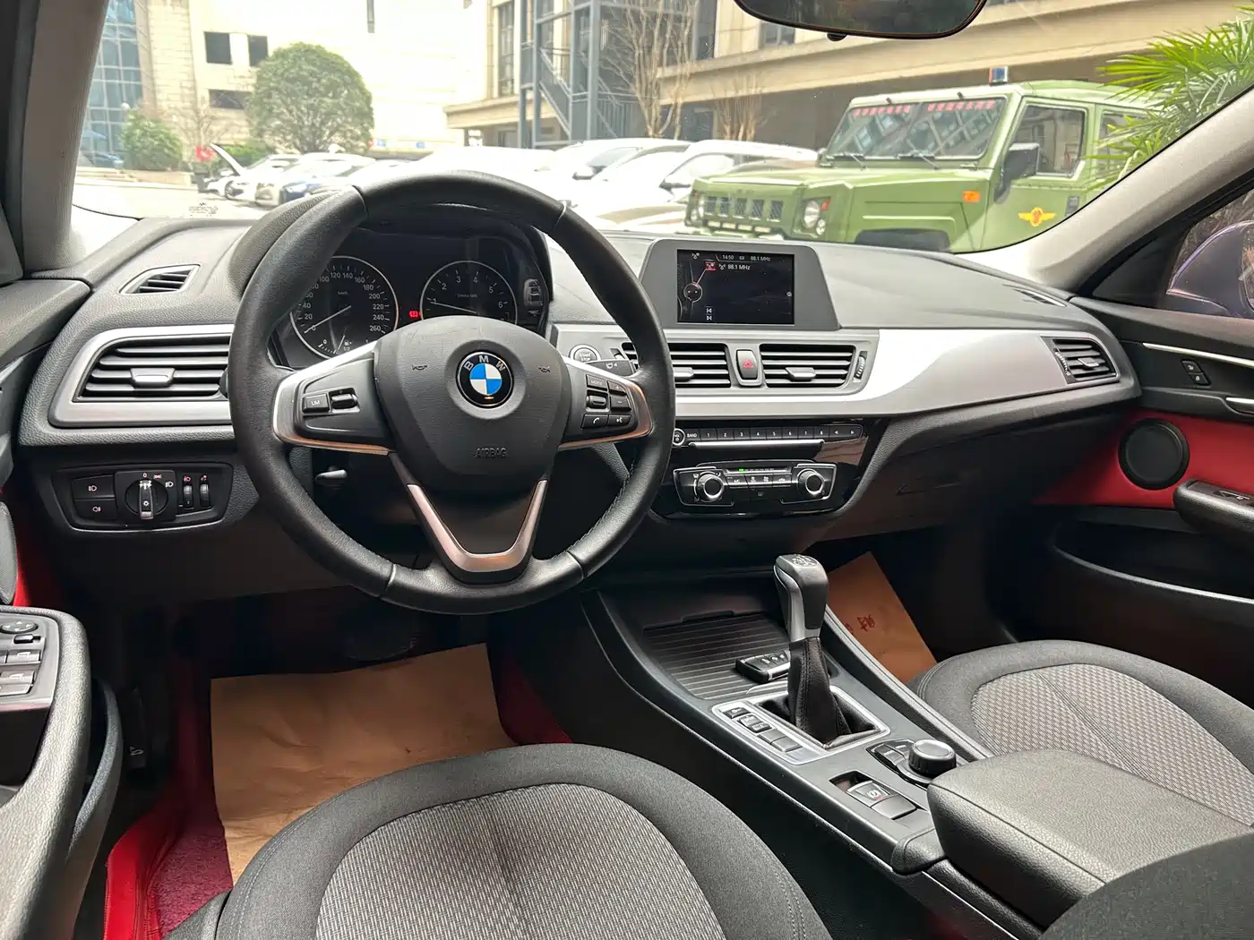 BMW 1 Series 2017 118i Fashion фото 11