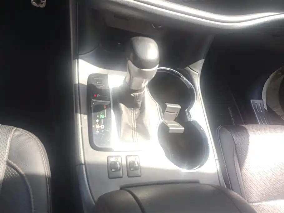 Toyota Highlander 2015 2.0T AWD Luxury Edition 7-seater фото 16