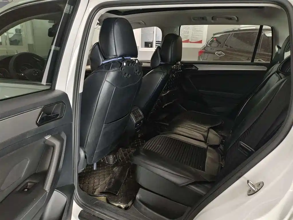 Volkswagen Tiguan L 2021 330TSI Automatic 2WD Smart фото 10