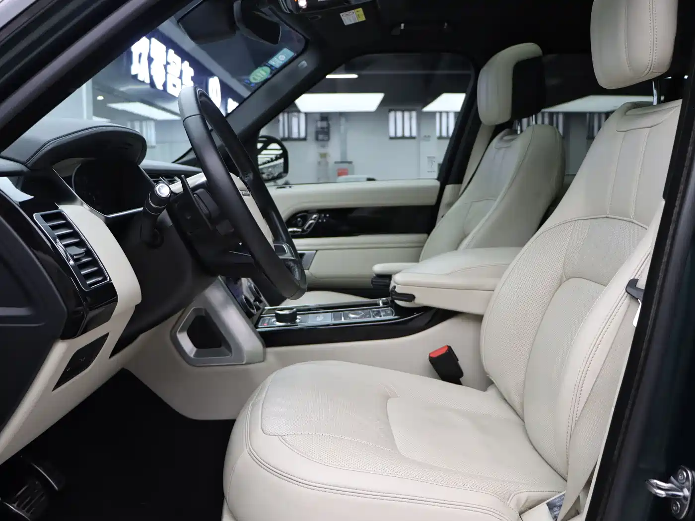 Land Rover Range Rover 2020 3.0 L6 Shengshi Edition фото 21