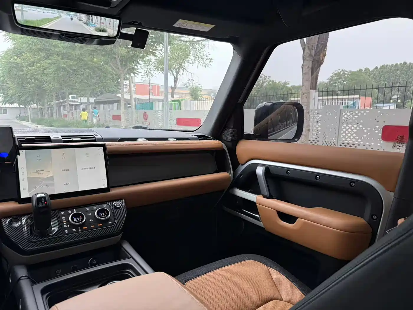 Land Rover Defender 2023 Model 110 3.0T P400 X-DYNAMIC HSE фото 13