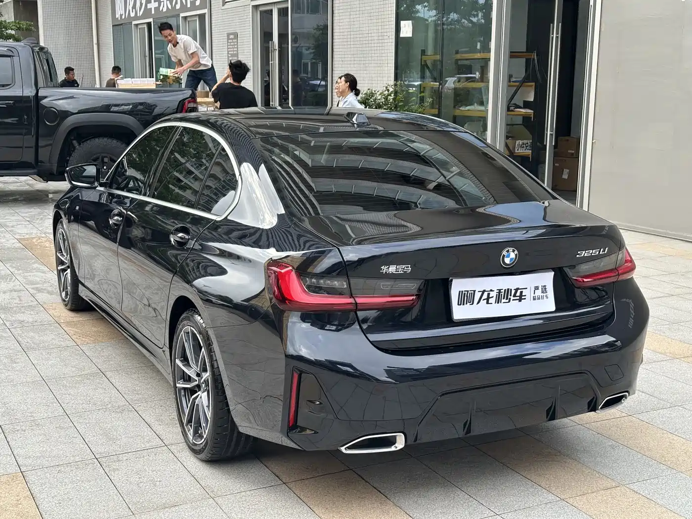 BMW 3 Series 2025 325Li M Sport Package фото 21