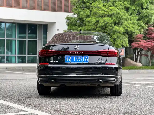 Volkswagen Passat 2024 Model 380TSI Starlight Elite — фото 4