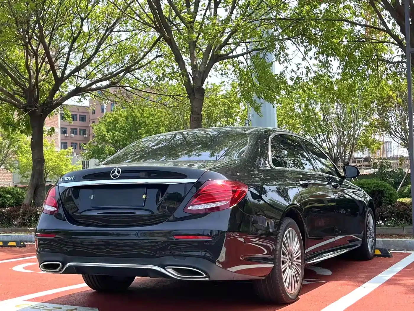 Mercedes-Benz E-Class 2019 E 300 L Sport Fashion фото 9