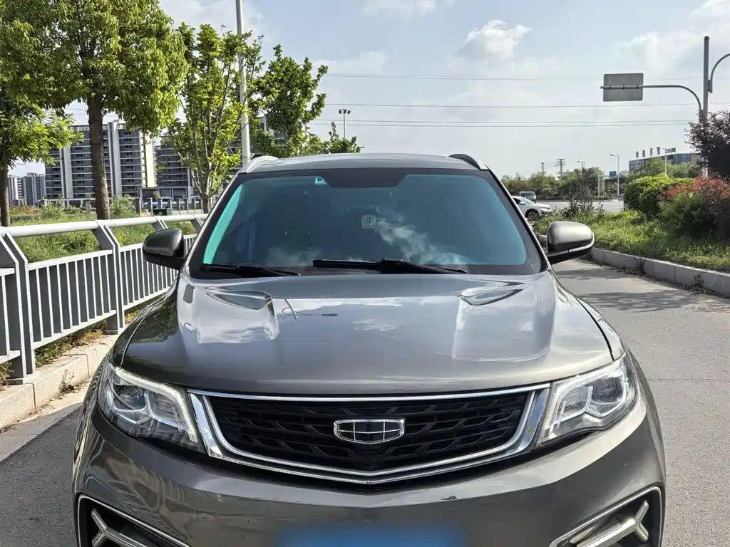 Фото 21 - Geely Boyue