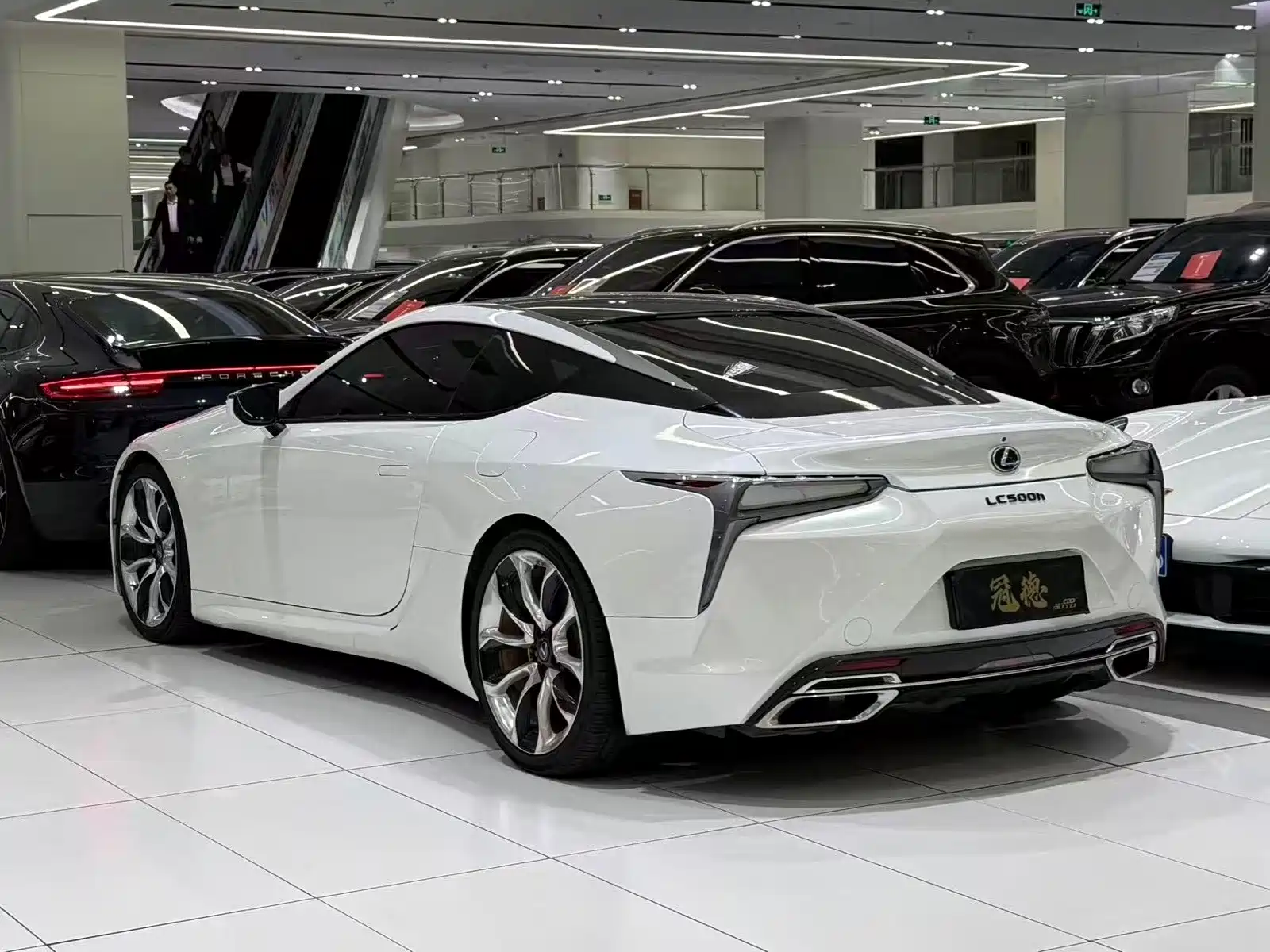 Фото 4 - Lexus LC