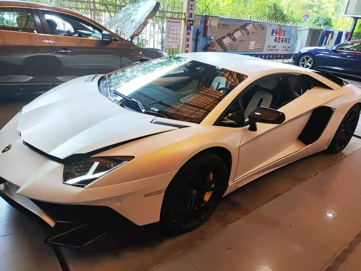 Lamborghini Aventador 2011 LP 700-4