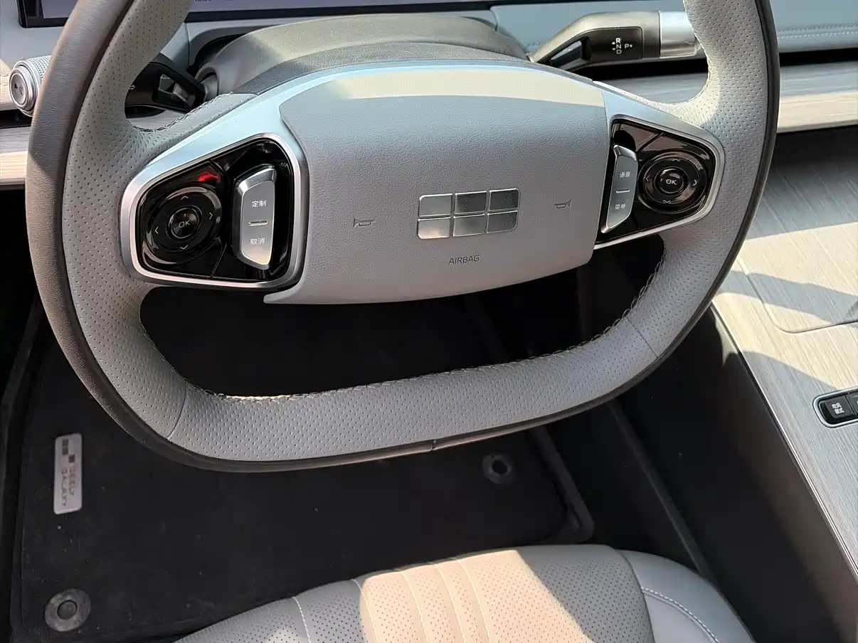 GEELY GALAXY GALAXY E8