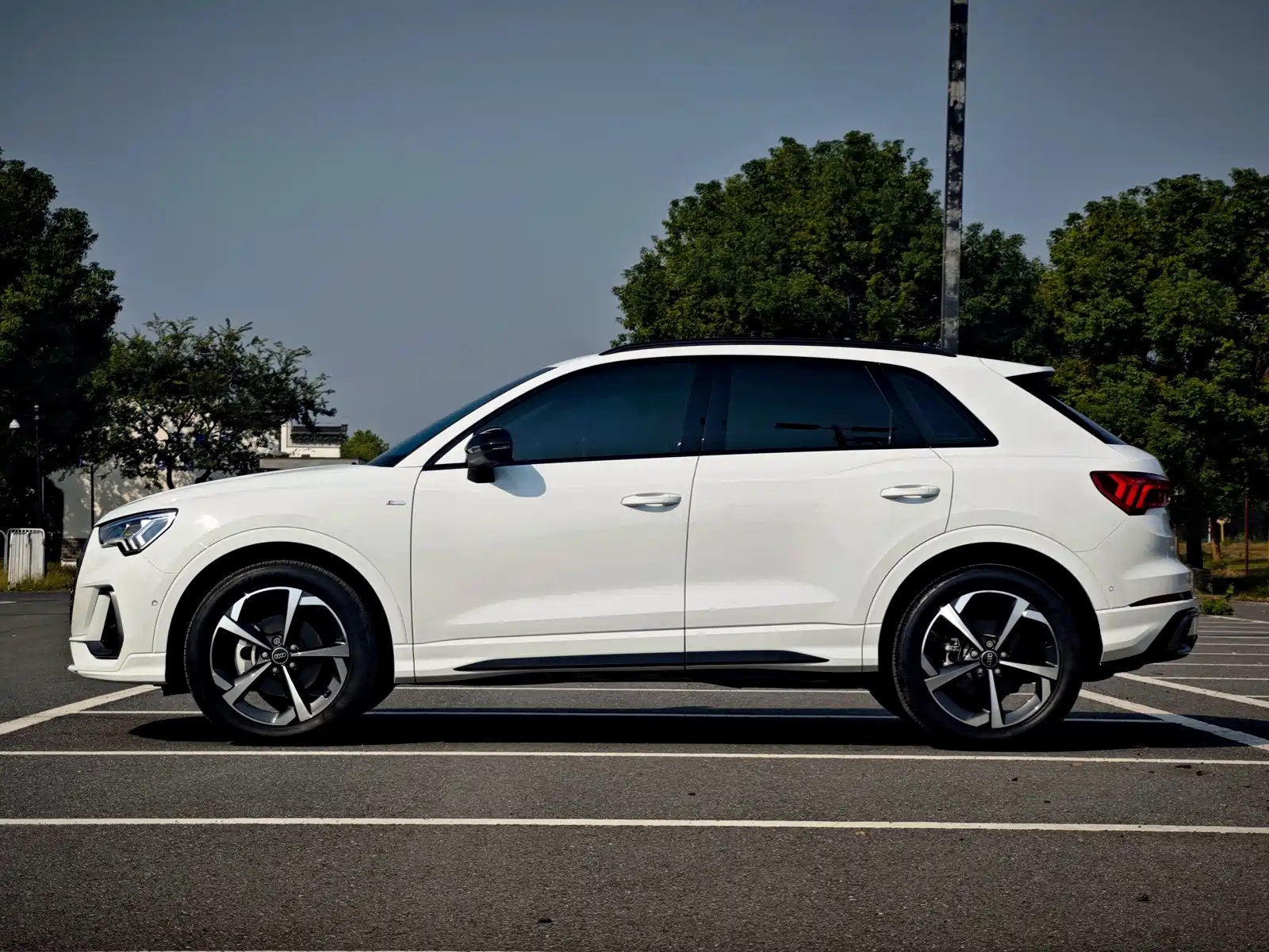 Photo 4 - Audi Q3