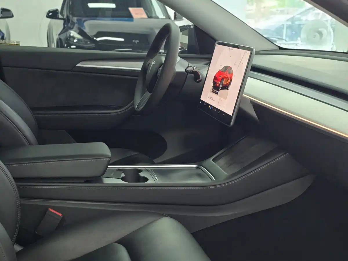 Фото 6 - Tesla Model Y