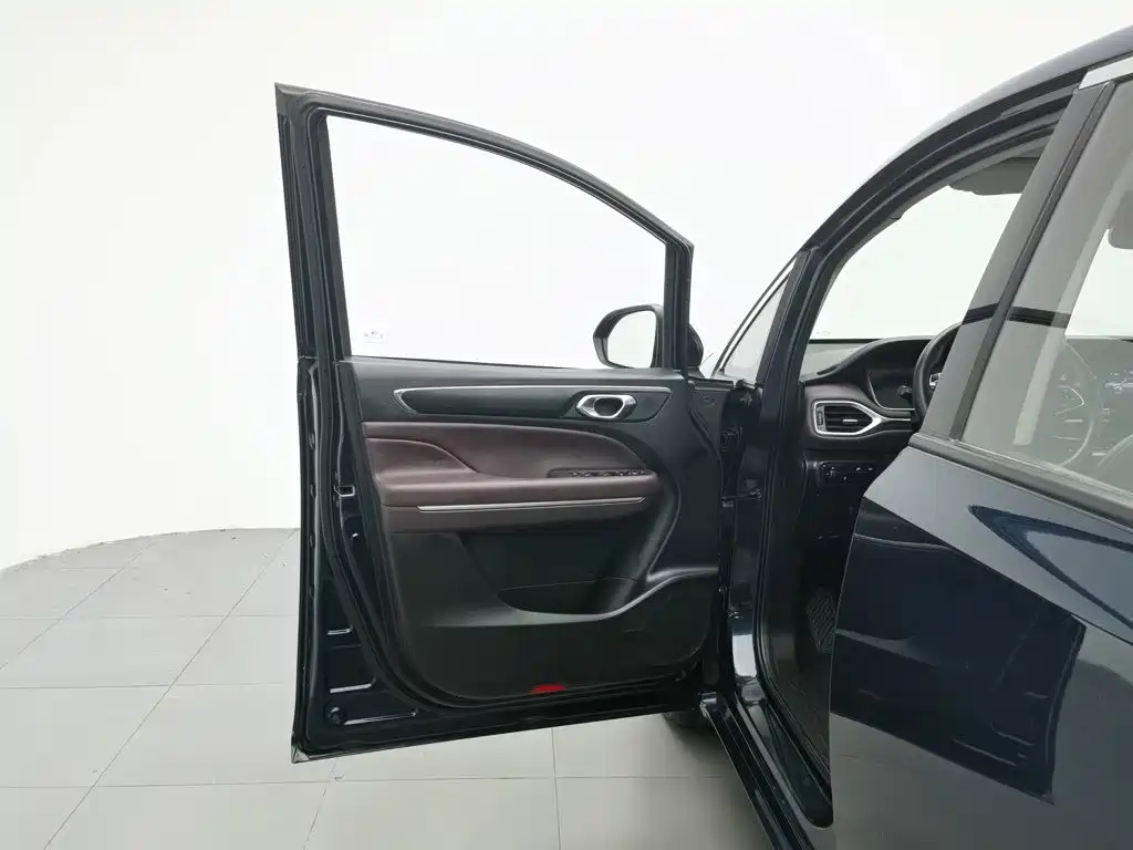 GAC Trumpchi M6, миниатюра 8