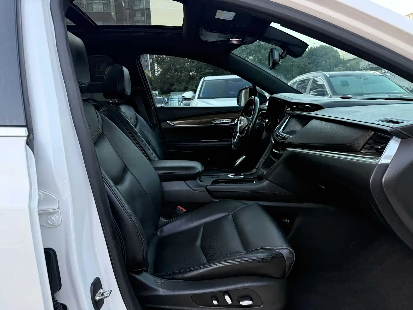 Cadillac XT5 2018 28E 4WD Leading фото 3