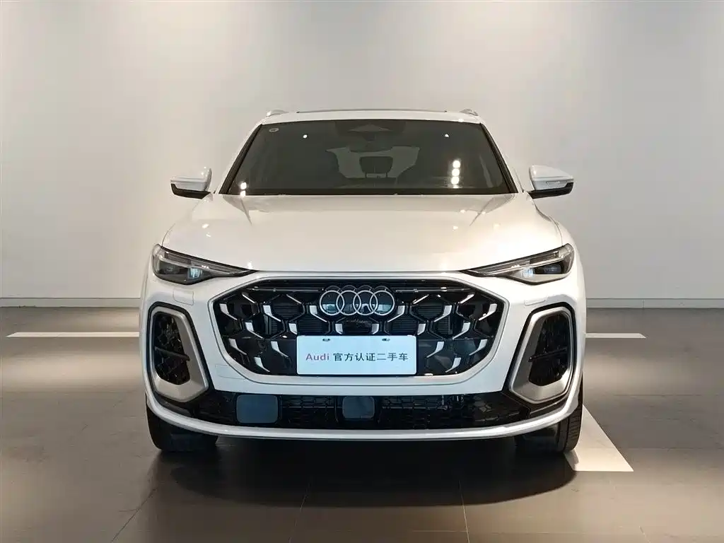 Audi Q5L 2026 Luxury Sport 150kW фото 2