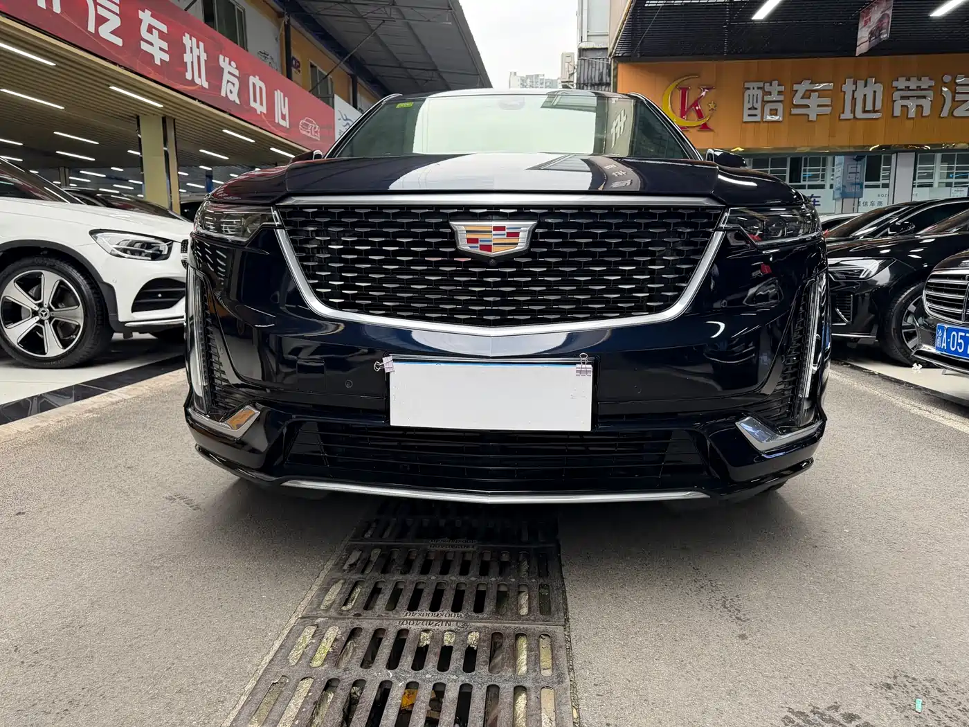 CADILLAC XT6