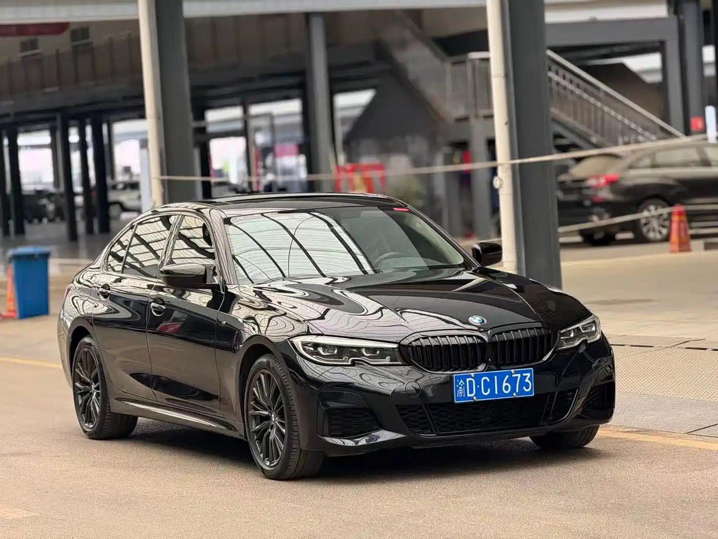 BMW 3 Series 2022 325Li M Sport Shadow Edition фото 3