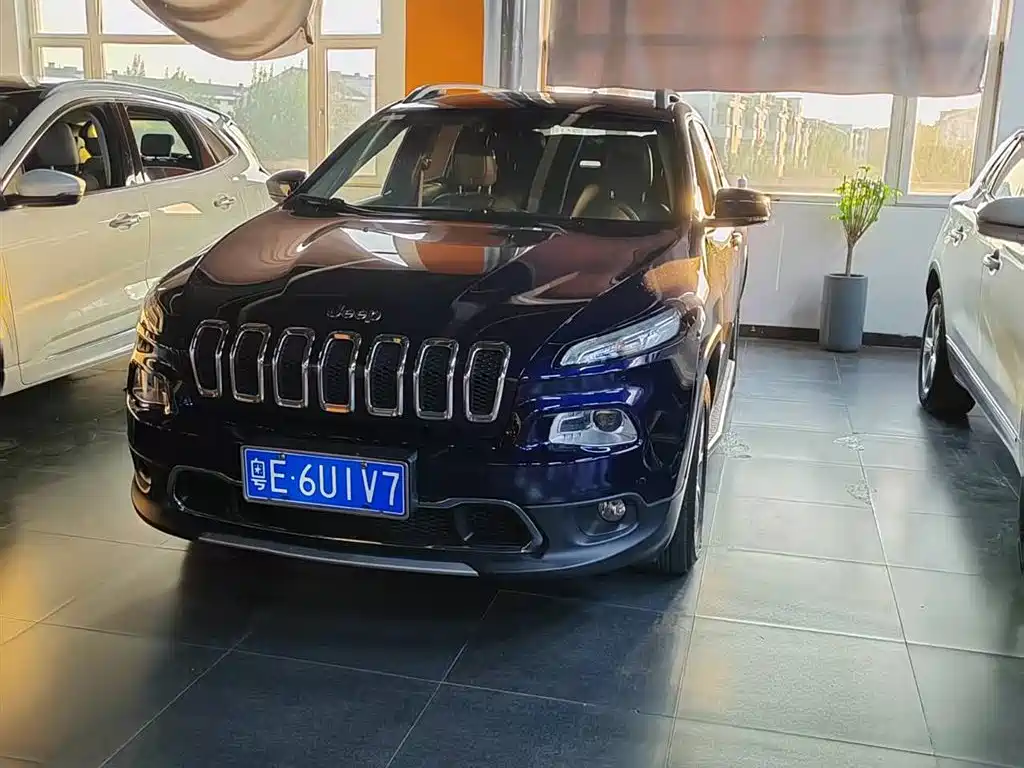 Jeep Cherokee 2018 2017 2.4L Leading Smart Edition