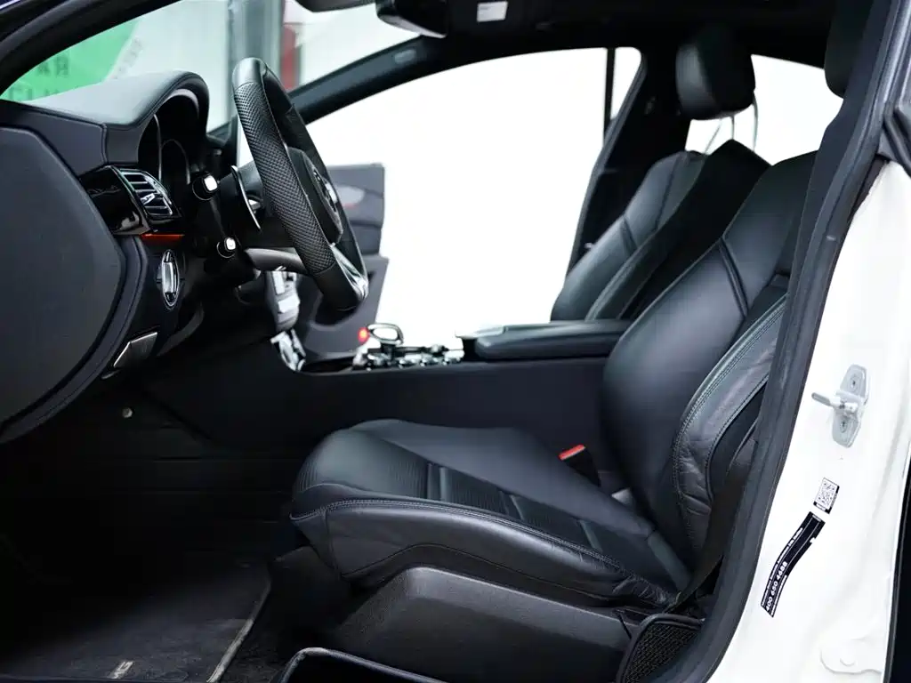 Mercedes-Benz CLS AMG 2015 AMG CLS 63 4MATIC фото 23
