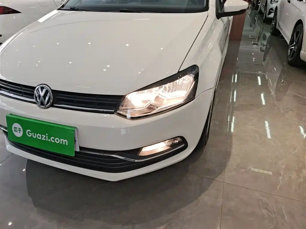 Volkswagen Polo 2016 1.6L Automatic Comfort фото 24