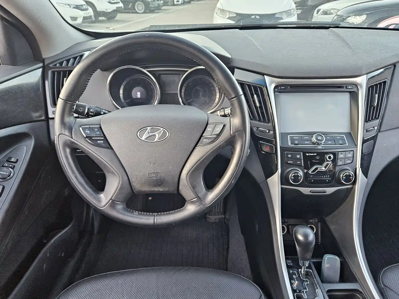 Hyundai Sonata 2013 2.4L Automatic Leading Edition (China IV) фото 9