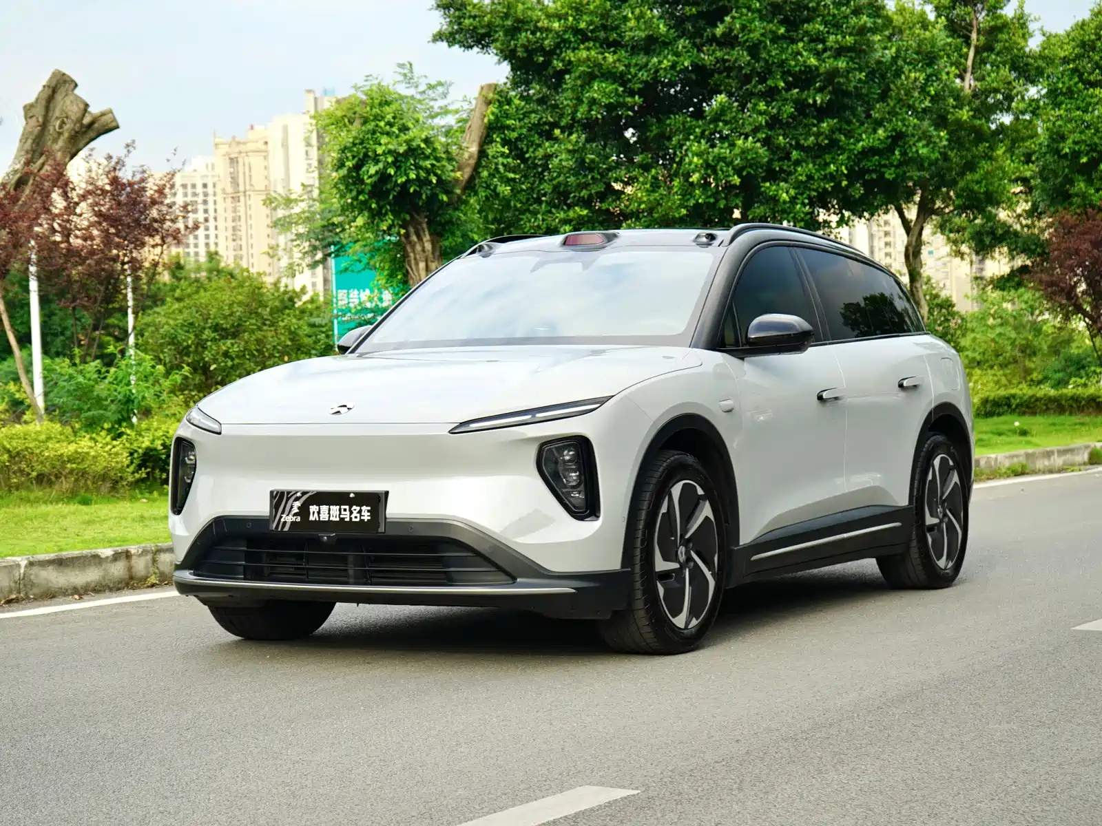 Фото 1 - NIO ES6