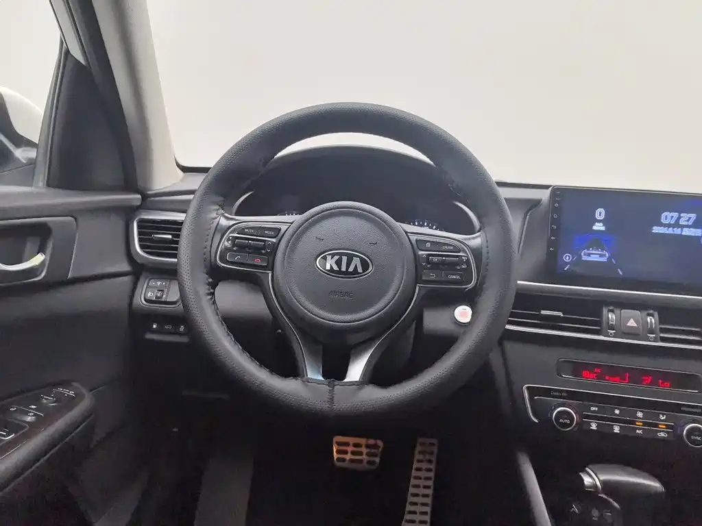 Photo 11 - Kia K5