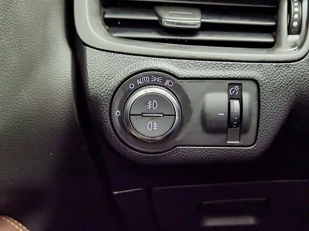 Buick Envision Plus 2018 28T 4WD Elite фото 21