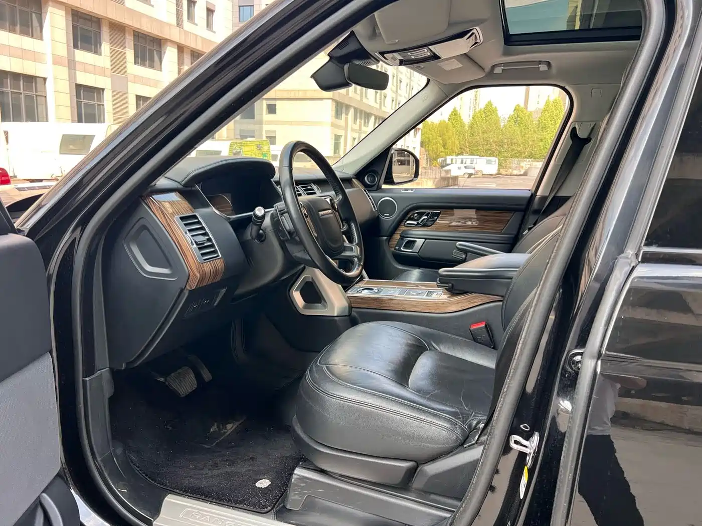 Land Rover Range Rover 2019 3.0 SCV6 Heritage Edition фото 3