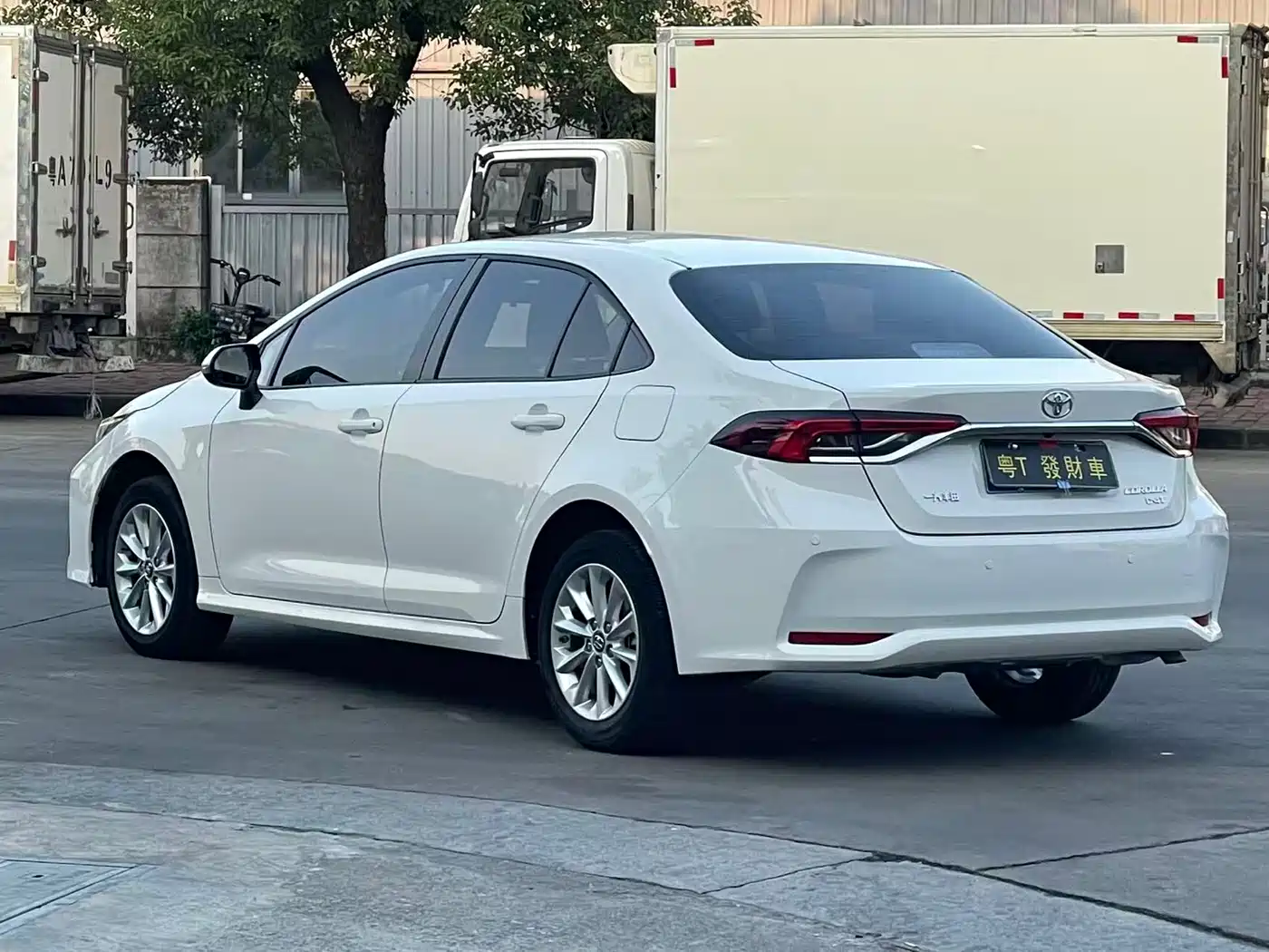 Toyota Corolla 2021 1.2T S-CVT Luxury Edition фото 7