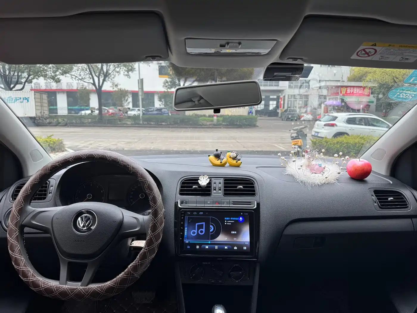 Volkswagen Polo 2018 1.5L Auto Safe Drive фото 6