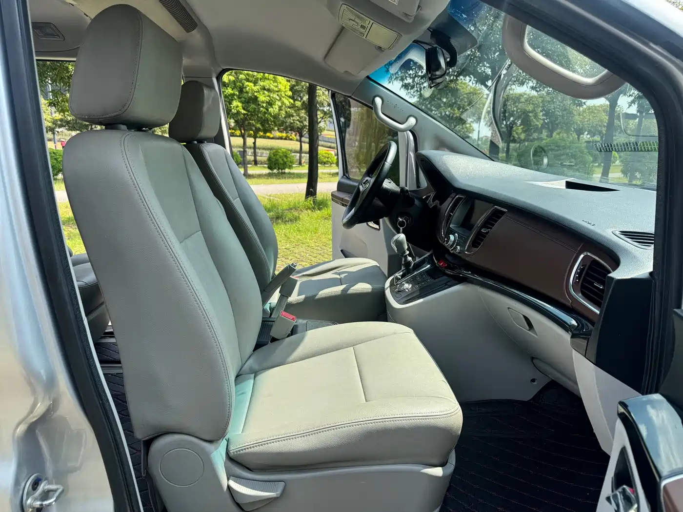 JAC Refine M5 2019 2019 2.0T Gasoline Manual Business Edition
