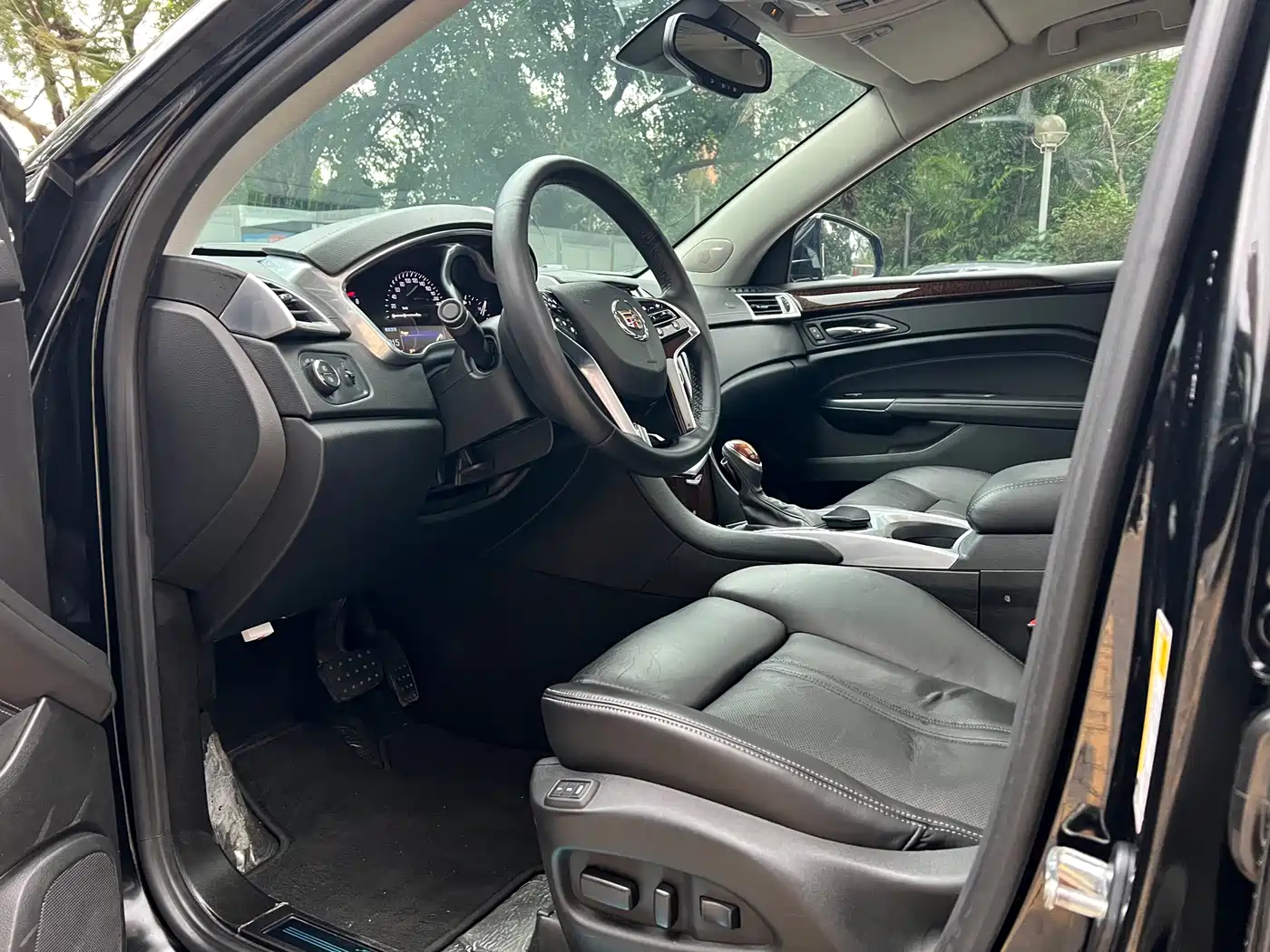 Cadillac SRX 2014 3.6L Flagship Model фото 4
