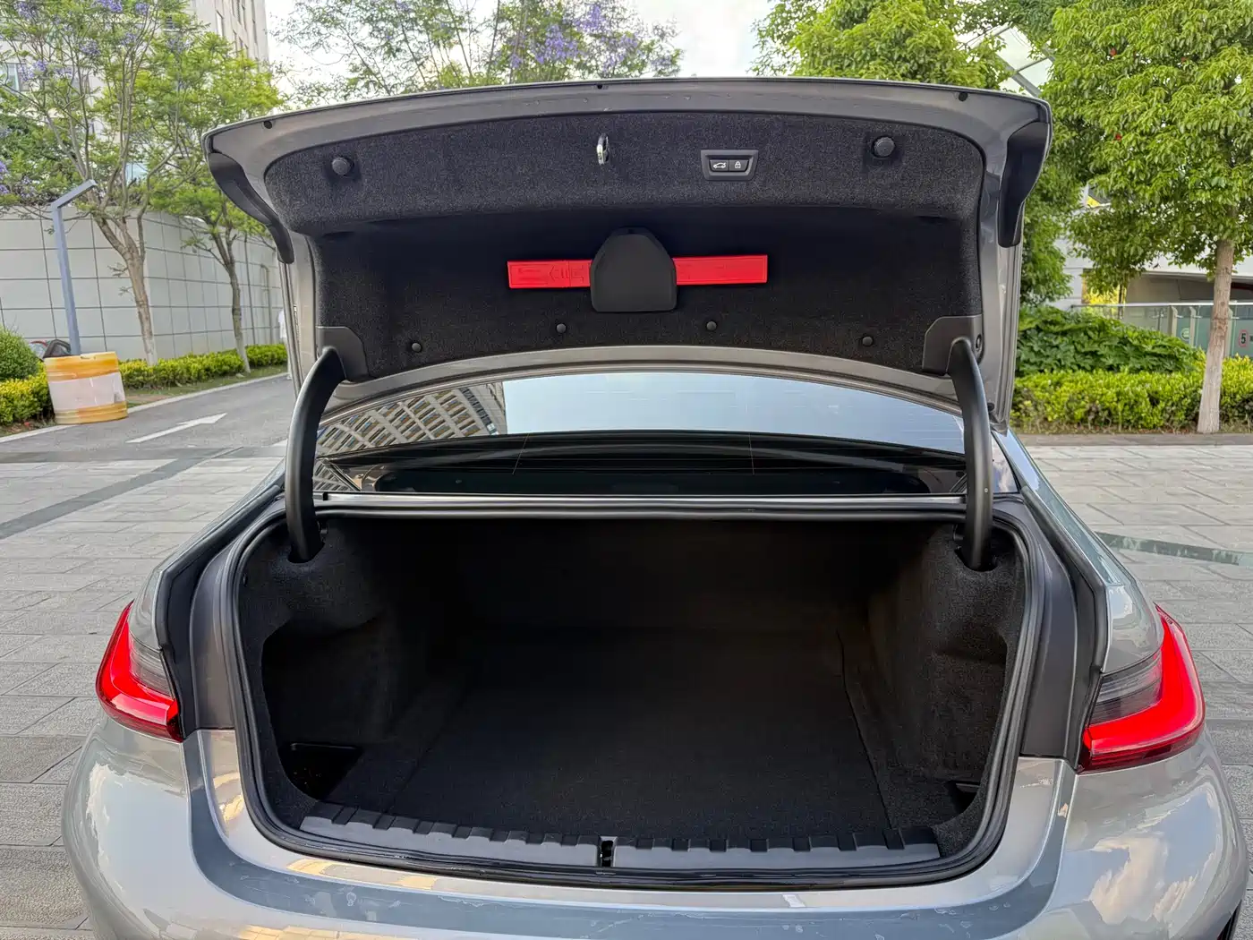 BMW 3 Series 2023 325Li M Sport Package фото 39