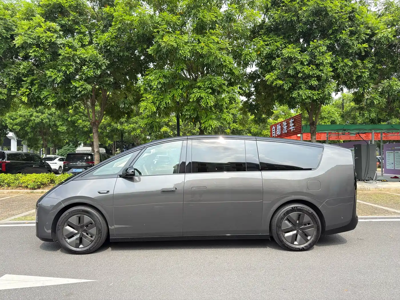 Li Auto MEGA 2025 2025 Ultra Smart Renewal Edition