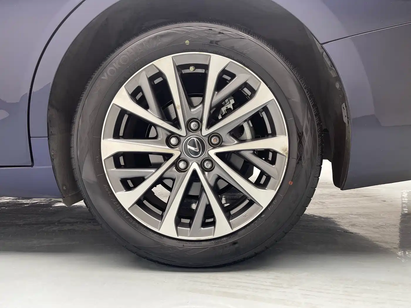 Lexus ES 2022 200 Excellence Edition фото 14