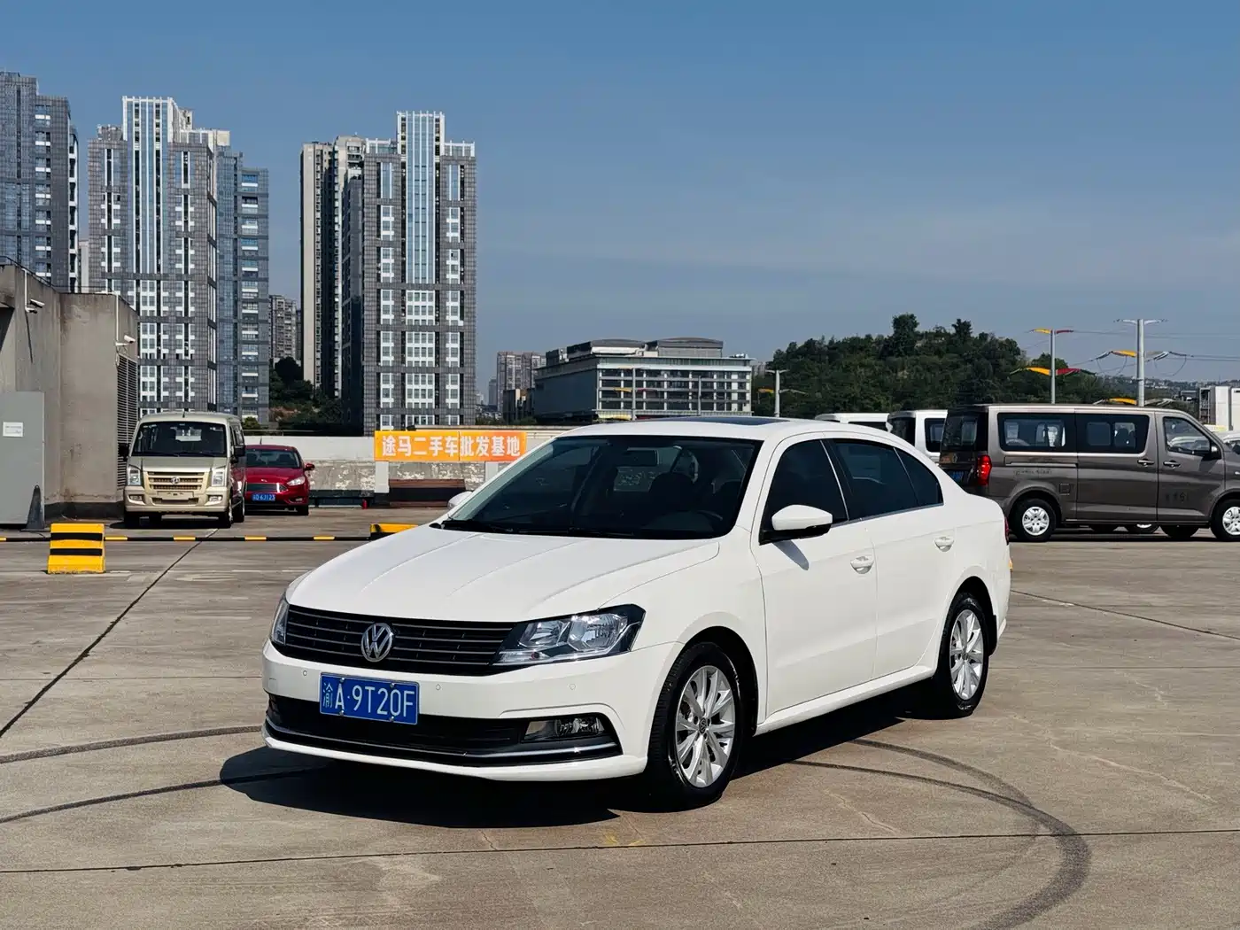 صورة 1 - Volkswagen Lavida