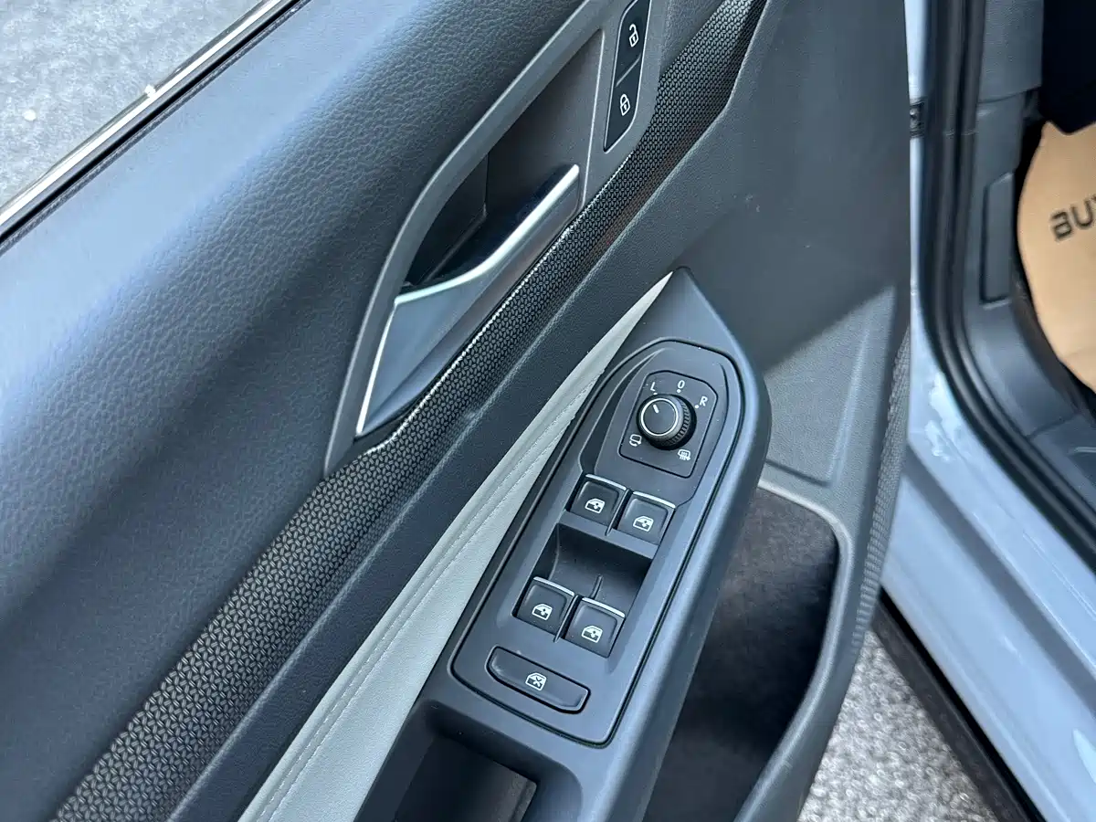 Фото 9 - Volkswagen Golf