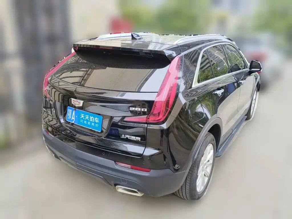 Фото 2 - Cadillac XT4