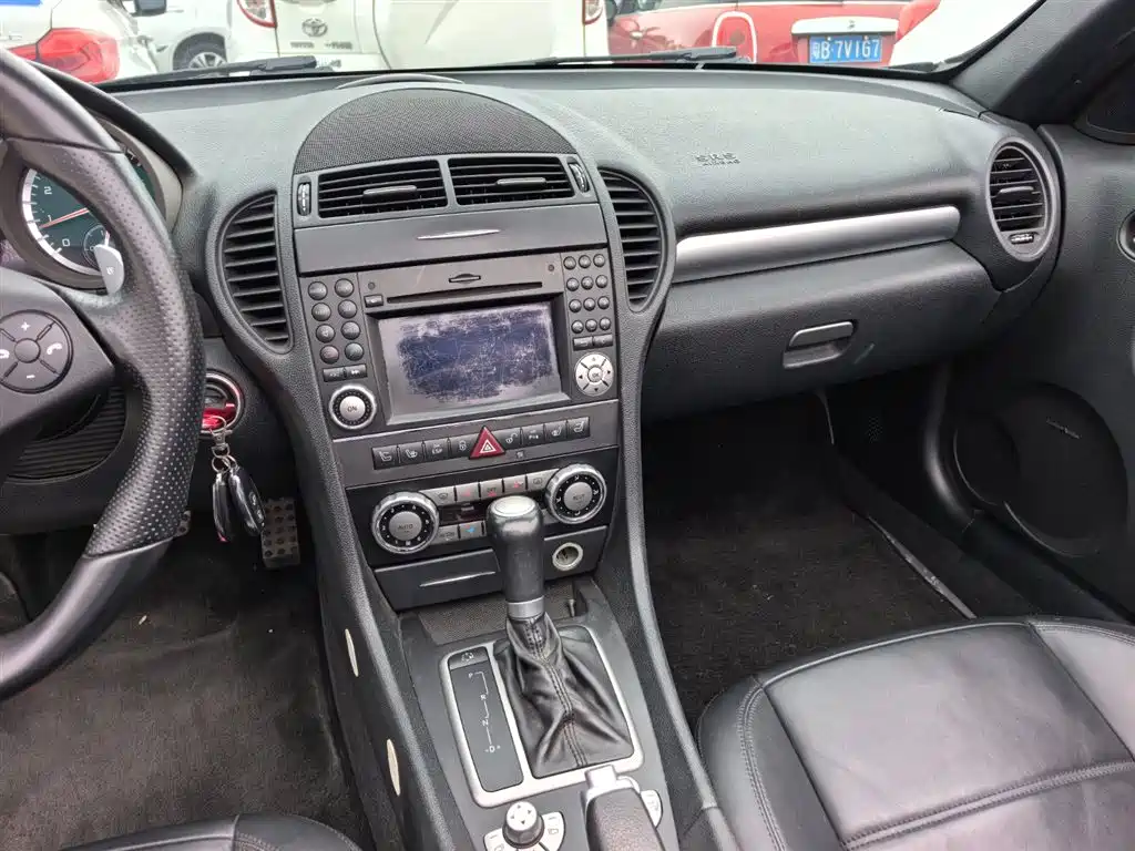 Mercedes-Benz SLK-Class AMG 2010 Model AMG SLK 55 фото 18