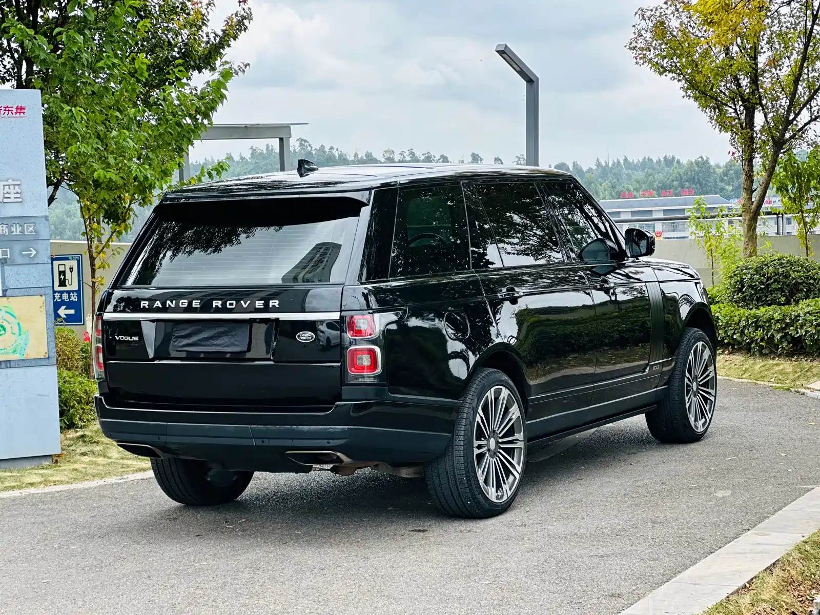Фото 12 - Land Rover Range Rover
