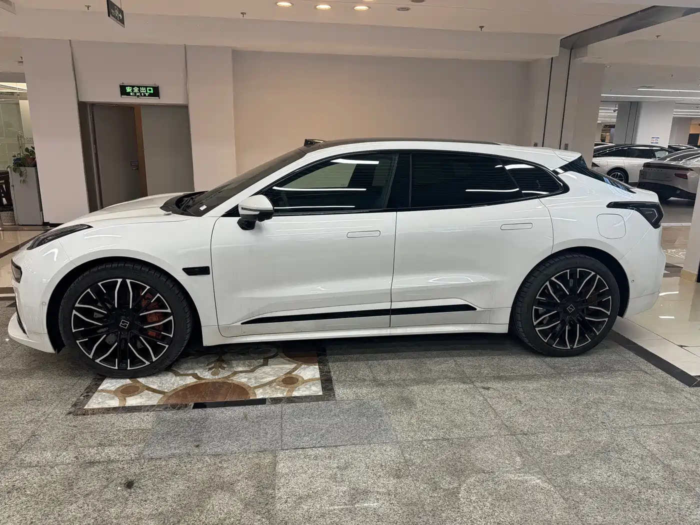 ZEEKR EXTREME KRYPTON 001