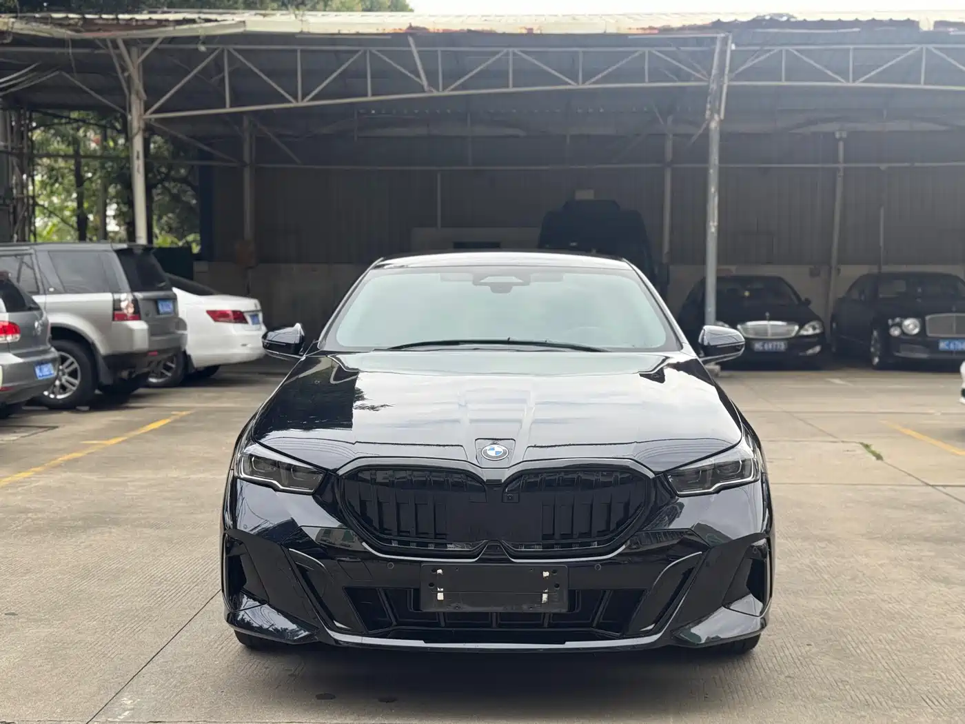 BMW 5 Series 2025 530Li Premium M Sport Package фото 2