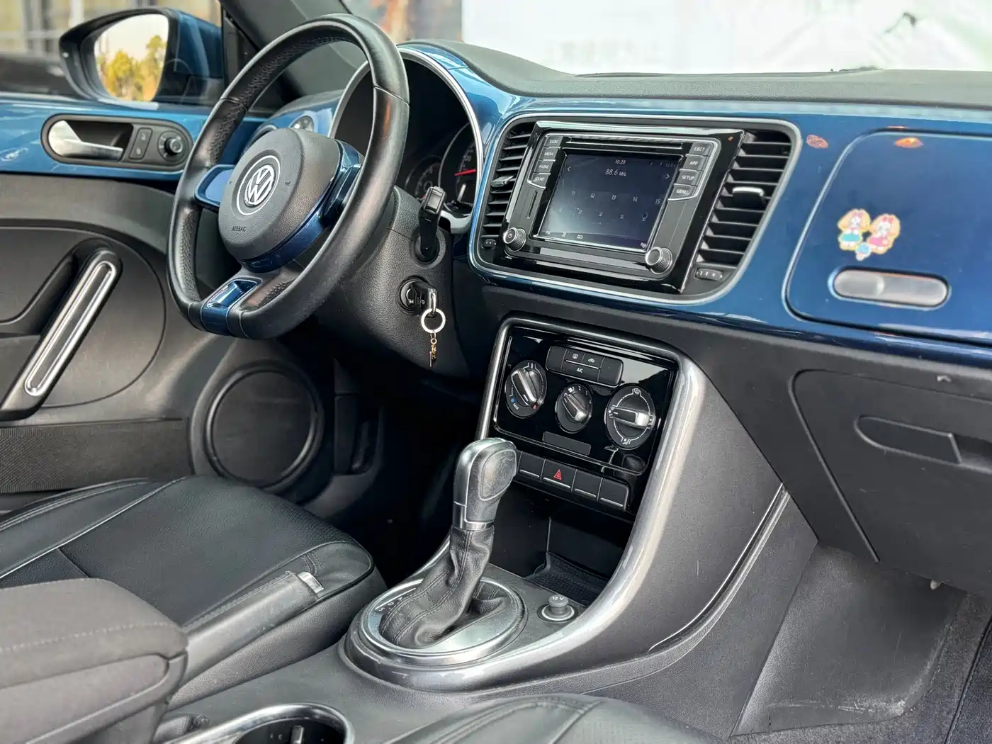 Volkswagen Beetle 2018 180TSI Easy Joy Edition фото 9