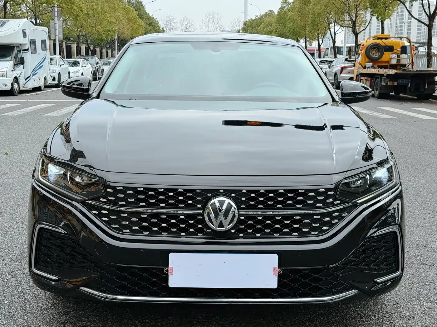 Volkswagen Passat 2023 330TSI Starlight Elite Edition фото 2