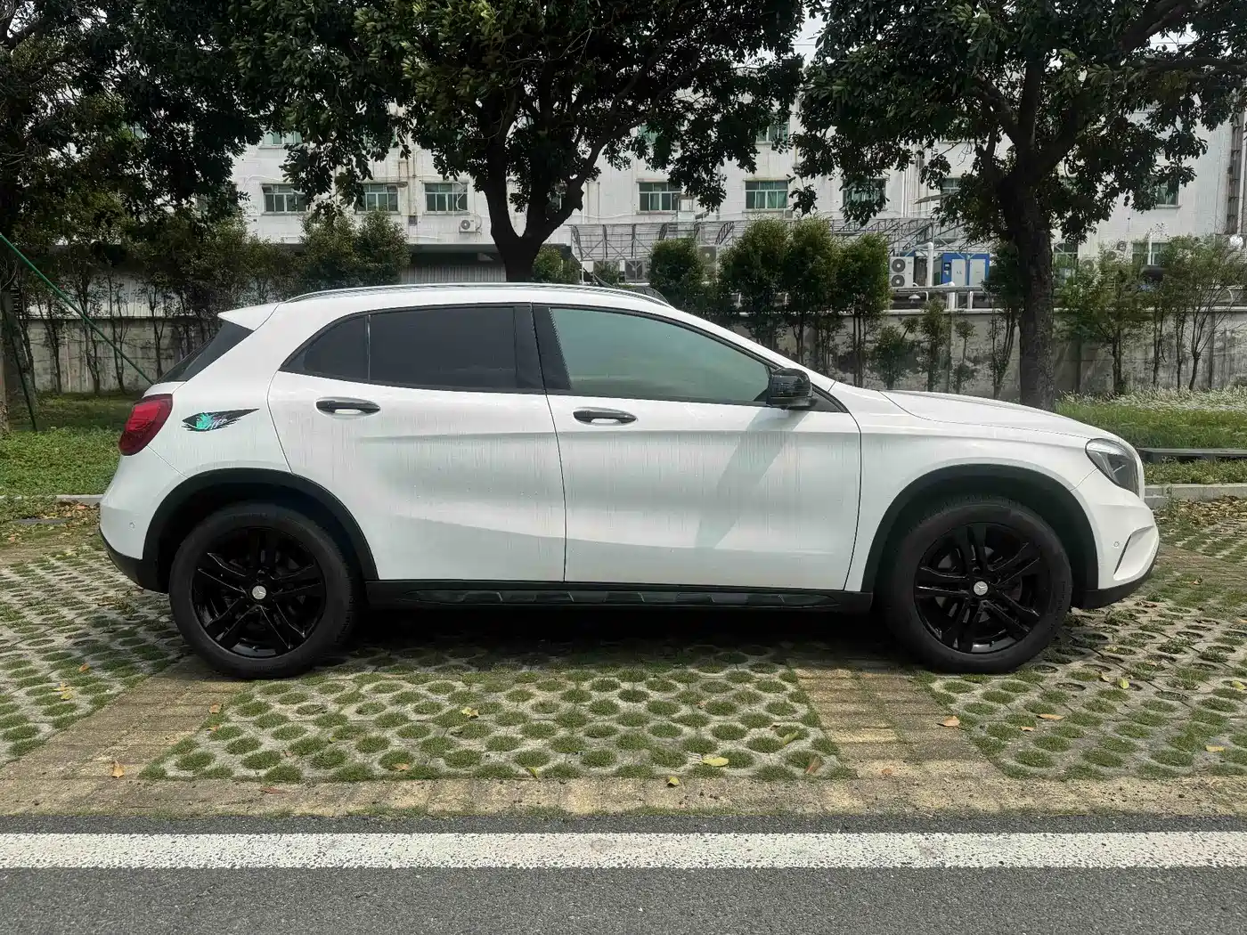 Mercedes-Benz GLA 2016 GLA 200 Dynamic фото 3