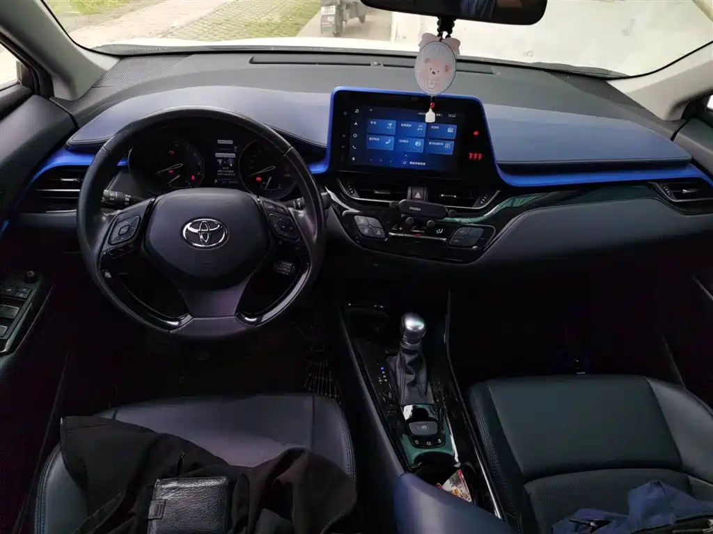 Toyota C-HR 2021 2.0L Luxury Edition фото 13