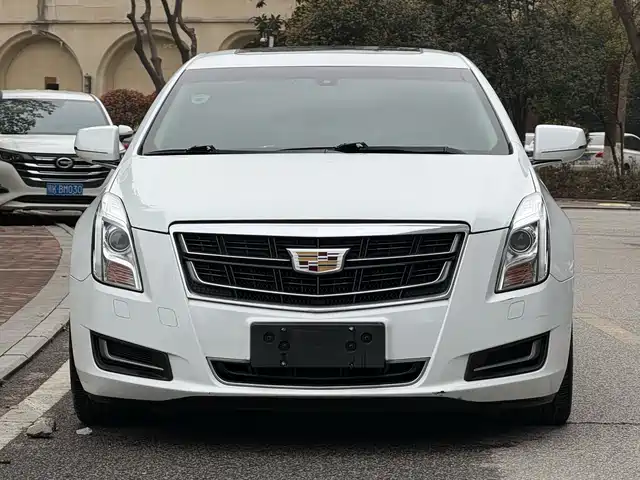 CADILLAC XTS