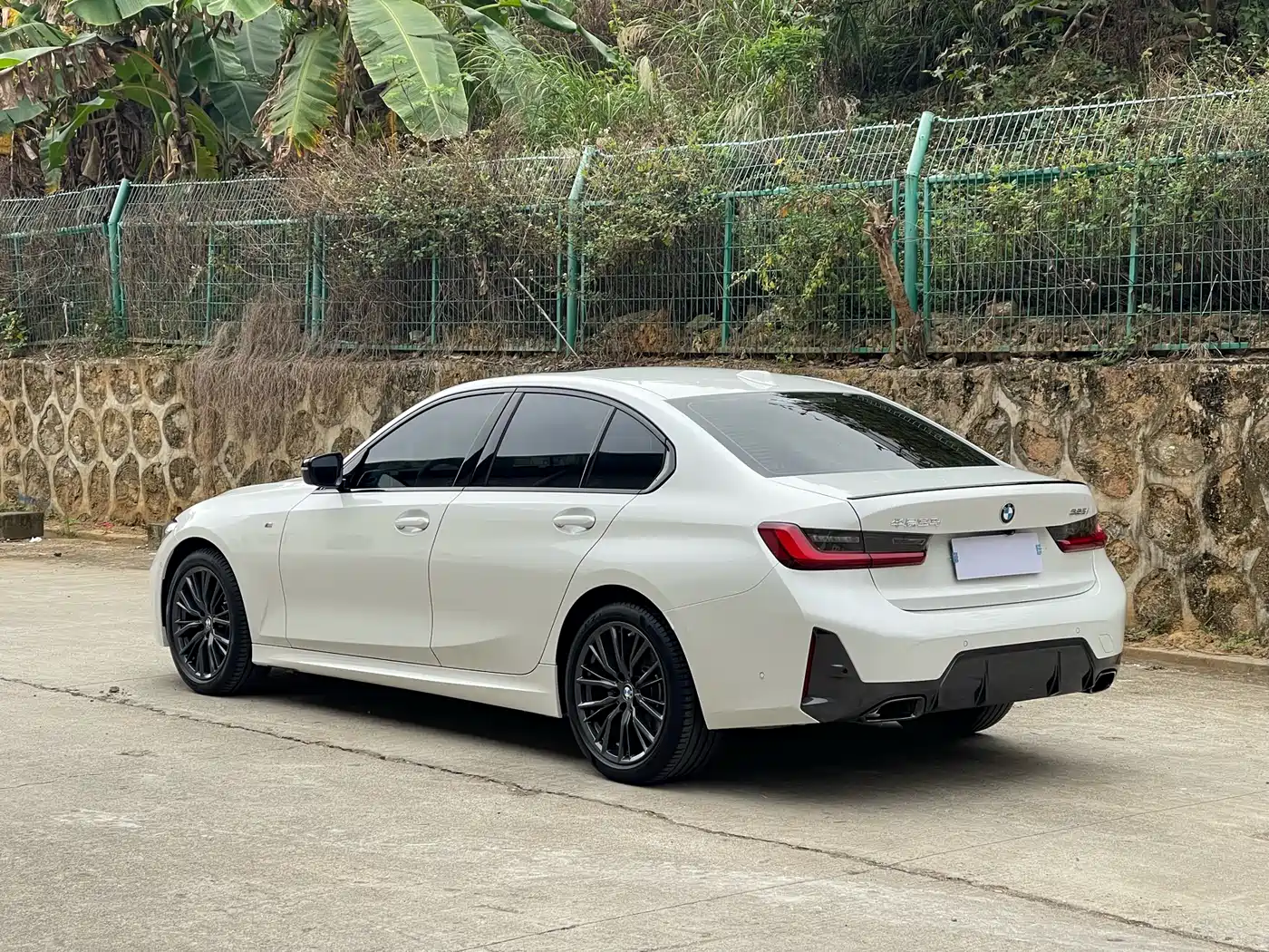 BMW 3 Series 2024 325i M Sport Shadowline Package фото 9