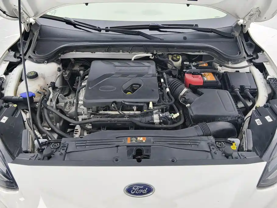 Ford Focus 2022 2021 Sedan EcoBoost 180 Auto ST Line