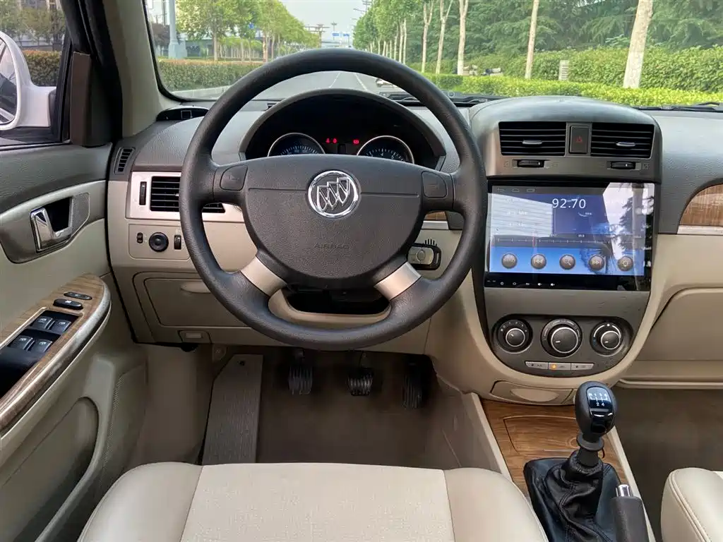 Buick Excelle 2015 1.5L Manual Classic фото 8